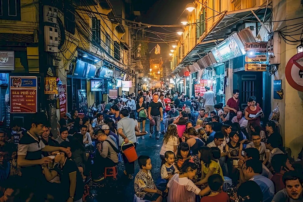 Ta Hien is bustling, especially in the evening, when people gather to relax and enjoy food and drinks